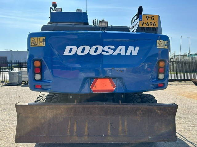 حفارة دولاب Doosan DX170W: صورة 19