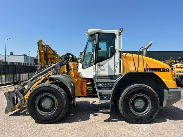 Liebherr L538 - اللودر بعجل: صورة 1 Liebherr L538 - اللودر بعجل: صورة 1