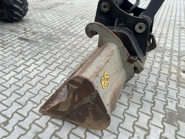 حفارة دولاب Volvo EW140B: صورة 16