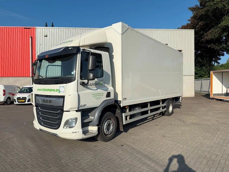 DAF CF 230 / ENGINE RUNNING / ONLY:286284 KM / ACC / LWDS / PLATFORM 2000 KG / 3SEATS / AUTOMATIC / EURO-6 / 2018 - شاحنة مقفلة: صورة 1 DAF CF 230 / ENGINE RUNNING / ONLY:286284 KM / ACC / LWDS / PLATFORM 2000 KG / 3SEATS / AUTOMATIC / EURO-6 / 2018 - شاحنة مقفلة: صورة 1