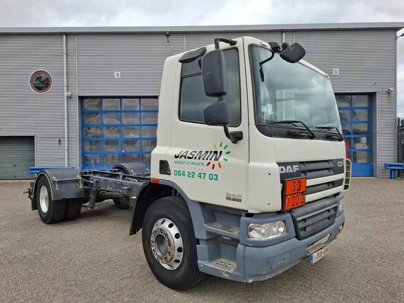DAF CF75-250 / ADR / ONLY:320740 KM / PTO / INLINER / ALCOA / GOOD CONDITION / MANUAL / EURO-5 / 2011 - شاحنة هيكل كابينة: صورة 2 DAF CF75-250 / ADR / ONLY:320740 KM / PTO / INLINER / ALCOA / GOOD CONDITION / MANUAL / EURO-5 / 2011 - شاحنة هيكل كابينة: صورة 2