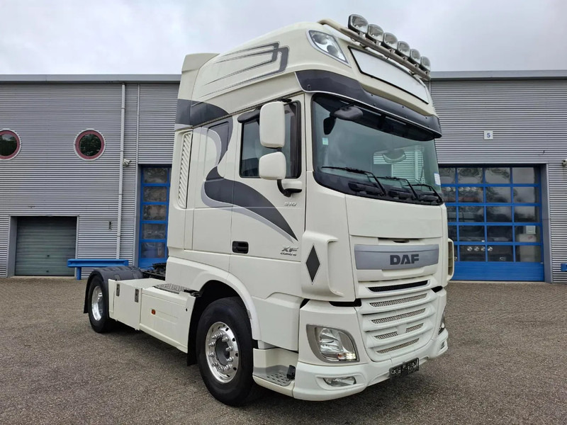 DAF XF106-460 / DEB / TUV:20-01-2026 / 753438 KM / FRIDGE / ACC / LWDS / GEN2 V2 TACHO / ALCOA / AUTOMATIC / EURO-6 / 2017 - وحدة جر: صورة 2 DAF XF106-460 / DEB / TUV:20-01-2026 / 753438 KM / FRIDGE / ACC / LWDS / GEN2 V2 TACHO / ALCOA / AUTOMATIC / EURO-6 / 2017 - وحدة جر: صورة 2