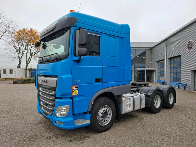 DAF XF106-530 / 6X4 / INTARDER / HYDRAULICS / ONLY:418213 KM / TUV:16-06-2026 / 44TON / LWDS / MANUAL / EURO-6 / 2018 - وحدة جر: صورة 1 DAF XF106-530 / 6X4 / INTARDER / HYDRAULICS / ONLY:418213 KM / TUV:16-06-2026 / 44TON / LWDS / MANUAL / EURO-6 / 2018 - وحدة جر: صورة 1