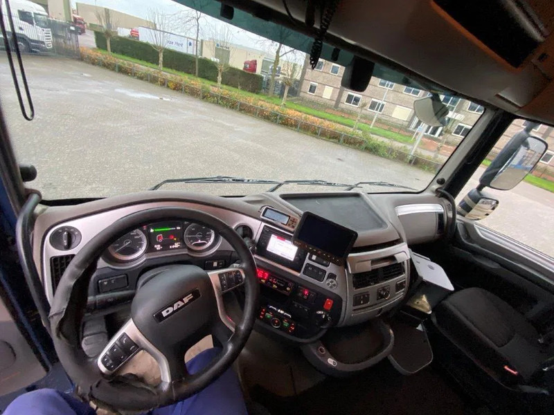 شاحنة ذات خطاف DAF XF106-530 8X2 / AJK HOOKLIFT 25000KG / 9 TON FRONT AXLE / NAVI / ONLY:612482 KM / SSC / AUTOMATIC / EURO-6 / 2019: صورة 14 شاحنة ذات خطاف DAF XF106-530 8X2 / AJK HOOKLIFT 25000KG / 9 TON FRONT AXLE / NAVI / ONLY:612482 KM / SSC / AUTOMATIC / EURO-6 / 2019: صورة 14