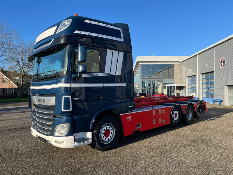 DAF XF106-530 8X2 / AJK HOOKLIFT 25000KG / 9 TON FRONT AXLE / NAVI / ONLY:612482 KM / SSC / AUTOMATIC / EURO-6 / 2019 - شاحنة ذات خطاف: صورة 1 DAF XF106-530 8X2 / AJK HOOKLIFT 25000KG / 9 TON FRONT AXLE / NAVI / ONLY:612482 KM / SSC / AUTOMATIC / EURO-6 / 2019 - شاحنة ذات خطاف: صورة 1