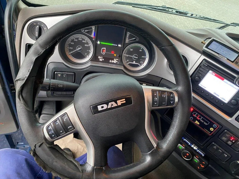 شاحنة ذات خطاف DAF XF106-530 8X2 / AJK HOOKLIFT 25000KG / 9 TON FRONT AXLE / NAVI / ONLY:612482 KM / SSC / AUTOMATIC / EURO-6 / 2019: صورة 16 شاحنة ذات خطاف DAF XF106-530 8X2 / AJK HOOKLIFT 25000KG / 9 TON FRONT AXLE / NAVI / ONLY:612482 KM / SSC / AUTOMATIC / EURO-6 / 2019: صورة 16