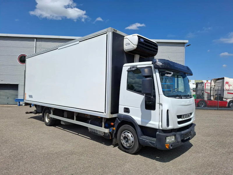 Iveco EuroCargo 120 / COOL TRUCK / CARRIER XARIOS 600 / PLATFORM 2000KG / ONLY:340634 KM / AIRCO / MANUAL / EURO-6 / 2014 - شاحنة صندوق متساوي: صورة 2 Iveco EuroCargo 120 / COOL TRUCK / CARRIER XARIOS 600 / PLATFORM 2000KG / ONLY:340634 KM / AIRCO / MANUAL / EURO-6 / 2014 - شاحنة صندوق متساوي: صورة 2