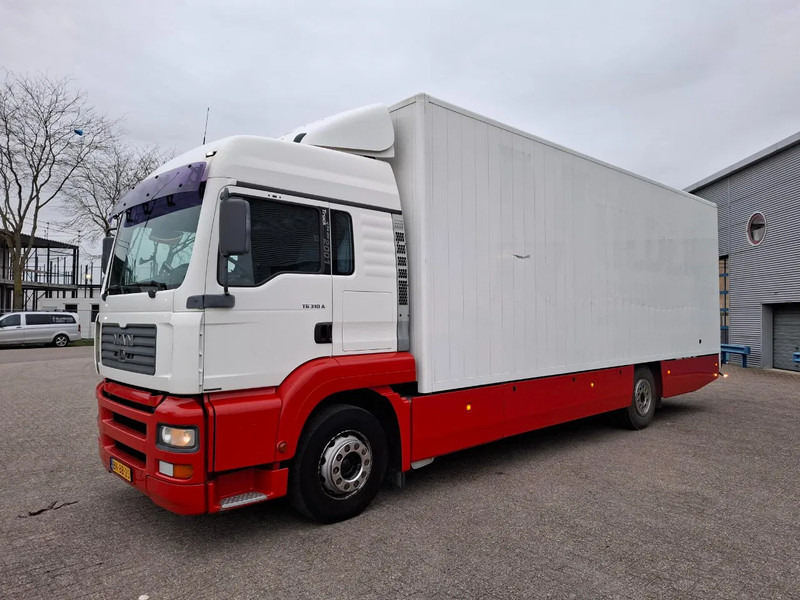 MAN TG310A / NL TRUCK / TUV:06-07-2026 / ONLY:249085 KM / SMART TACHO / 1SIDE OPEN / PLATFORM 2000 KG / AUTOMATIC / EURO-3 / 2002 - شاحنة مقفلة: صورة 1 MAN TG310A / NL TRUCK / TUV:06-07-2026 / ONLY:249085 KM / SMART TACHO / 1SIDE OPEN / PLATFORM 2000 KG / AUTOMATIC / EURO-3 / 2002 - شاحنة مقفلة: صورة 1
