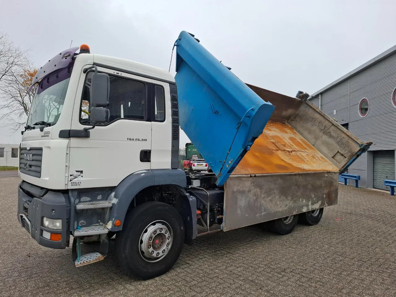 MAN TGA 26.310 / 6X4 / 2XBIG AXLE / 2SIDE TIPPER / ONLY:545423 KM / TUV:06-05-2026 / FULL-STEEL / AIRCO / MANUAL / EURO-4 / 2005 - شاحنة قلاب: صورة 2 MAN TGA 26.310 / 6X4 / 2XBIG AXLE / 2SIDE TIPPER / ONLY:545423 KM / TUV:06-05-2026 / FULL-STEEL / AIRCO / MANUAL / EURO-4 / 2005 - شاحنة قلاب: صورة 2