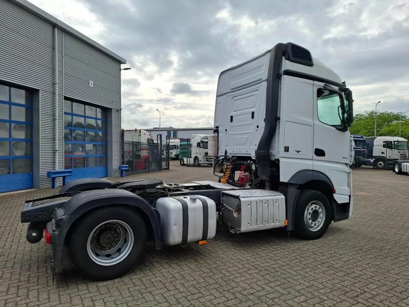 Mercedes-Benz Actros 1945 / DOUBLE TANK / ONLY:508736 KM / 2XBED / FRIDGE / AUTOMATIC / EURO-6 / 2015 - وحدة جر: صورة 5 Mercedes-Benz Actros 1945 / DOUBLE TANK / ONLY:508736 KM / 2XBED / FRIDGE / AUTOMATIC / EURO-6 / 2015 - وحدة جر: صورة 5