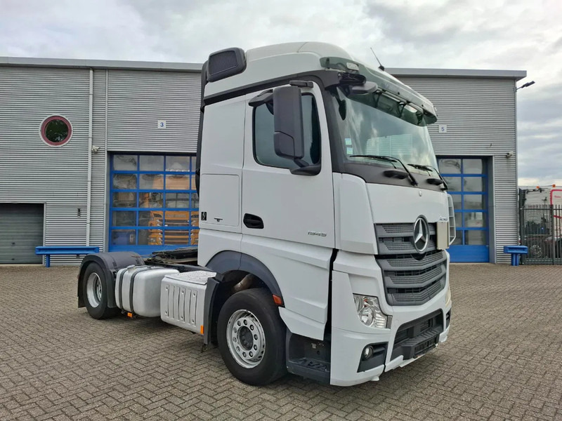 Mercedes-Benz Actros 1945 / DOUBLE TANK / ONLY:508736 KM / 2XBED / FRIDGE / AUTOMATIC / EURO-6 / 2015 - وحدة جر: صورة 2 Mercedes-Benz Actros 1945 / DOUBLE TANK / ONLY:508736 KM / 2XBED / FRIDGE / AUTOMATIC / EURO-6 / 2015 - وحدة جر: صورة 2