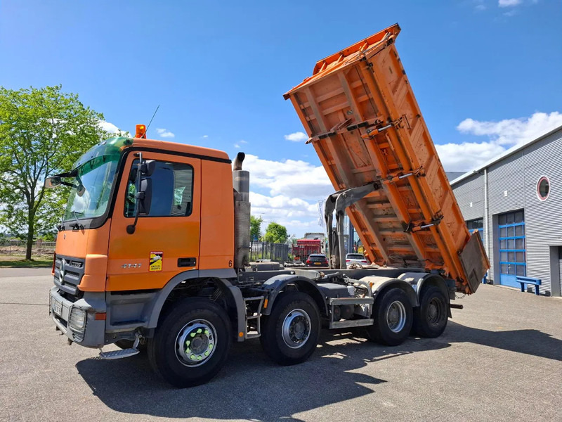 Mercedes-Benz Actros 4141 / 3SIDE MEILLER TIPPER / FULL-STEEL / DRUM BRAKES / ONLY:535937 KM / 2XSTEERING AXLE / AIRCO / AUTOMATIC / EURO-3 / - شاحنة قلاب: صورة 1 Mercedes-Benz Actros 4141 / 3SIDE MEILLER TIPPER / FULL-STEEL / DRUM BRAKES / ONLY:535937 KM / 2XSTEERING AXLE / AIRCO / AUTOMATIC / EURO-3 / - شاحنة قلاب: صورة 1
