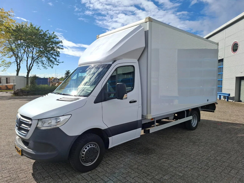 Mercedes-Benz Sprinter 516 CDI / DOUBLE AIR REAR / CLEAN NL VAN / TUV:19-03-2026 / MBUX / NAVI / KEYLESS START / DAB RADIO / 3SEATS / AUTOMATIC / 2021 - فان: صورة 1 Mercedes-Benz Sprinter 516 CDI / DOUBLE AIR REAR / CLEAN NL VAN / TUV:19-03-2026 / MBUX / NAVI / KEYLESS START / DAB RADIO / 3SEATS / AUTOMATIC / 2021 - فان: صورة 1