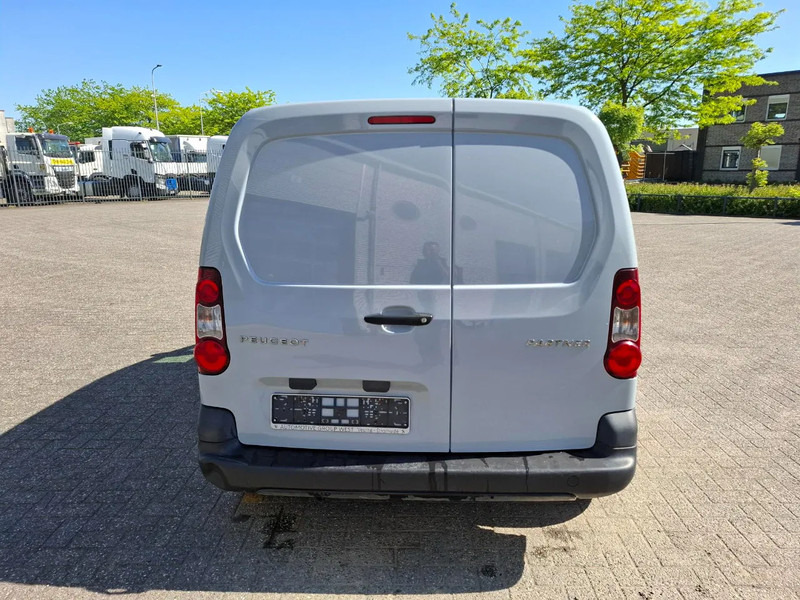 Peugeot Partner 1.6 HDI / TUV:12-01-2026 / AIRCO / CLOSED BOX / MANUAL / EURO-5 b / 2015 - فان المدمجة: صورة 4 Peugeot Partner 1.6 HDI / TUV:12-01-2026 / AIRCO / CLOSED BOX / MANUAL / EURO-5 b / 2015 - فان المدمجة: صورة 4