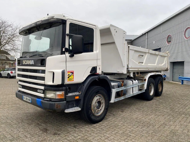 Scania 124-400 / 6X4 / RETARDER / BIG AXLE / FULL STEEL / 2SIDE TIPPER / OLD TACHO / AIRCO / MANUAL / EURO-2 / 2000 - شاحنة قلاب: صورة 1 Scania 124-400 / 6X4 / RETARDER / BIG AXLE / FULL STEEL / 2SIDE TIPPER / OLD TACHO / AIRCO / MANUAL / EURO-2 / 2000 - شاحنة قلاب: صورة 1
