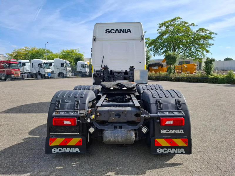 Scania NGS R650 V8 / 6X4 / RETARDER / 2X BIG AXLE / PARKCOOL / DOUBLE TANK / INLINER / FULL-AIR / ALCOA / LEATHER / NAVI / GEN2 V2 / EU - وحدة جر: صورة 4 Scania NGS R650 V8 / 6X4 / RETARDER / 2X BIG AXLE / PARKCOOL / DOUBLE TANK / INLINER / FULL-AIR / ALCOA / LEATHER / NAVI / GEN2 V2 / EU - وحدة جر: صورة 4