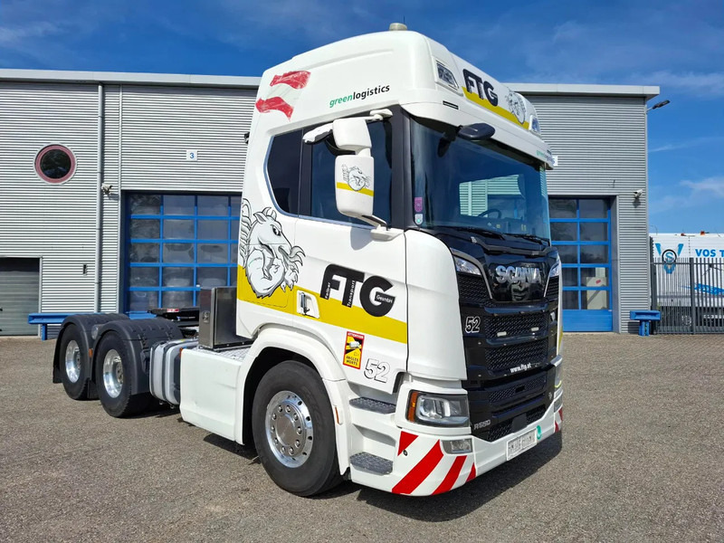 Scania NGS R650 V8 / 6X4 / RETARDER / 2X BIG AXLE / PARKCOOL / DOUBLE TANK / INLINER / FULL-AIR / ALCOA / LEATHER / NAVI / GEN2 V2 / EU - وحدة جر: صورة 2 Scania NGS R650 V8 / 6X4 / RETARDER / 2X BIG AXLE / PARKCOOL / DOUBLE TANK / INLINER / FULL-AIR / ALCOA / LEATHER / NAVI / GEN2 V2 / EU - وحدة جر: صورة 2