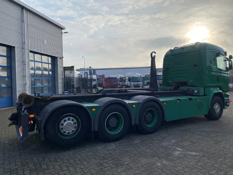 Scania R520 V8 / 8X4 / BIG AXLE / AJK HOOKLIFT 30TON / LIFT+LENKACHSE / NAVI / LEATHER / FULL-AIR / AUTOMATIC / EURO-6 / 2015 - شاحنة ذات خطاف: صورة 5 Scania R520 V8 / 8X4 / BIG AXLE / AJK HOOKLIFT 30TON / LIFT+LENKACHSE / NAVI / LEATHER / FULL-AIR / AUTOMATIC / EURO-6 / 2015 - شاحنة ذات خطاف: صورة 5