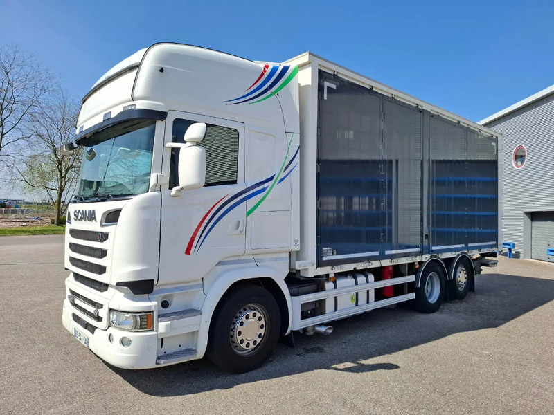 Scania R580 V8 / RETARDER / DOUBLE TANK / PARKCOOL / FULL-AIR / 2SIDE OPEN / PLATFORM 1500 KG / TUV:20-10-2025 / NAVI / LWDS / FRIDGE / - شاحنة مقفلة: صورة 1 Scania R580 V8 / RETARDER / DOUBLE TANK / PARKCOOL / FULL-AIR / 2SIDE OPEN / PLATFORM 1500 KG / TUV:20-10-2025 / NAVI / LWDS / FRIDGE / - شاحنة مقفلة: صورة 1