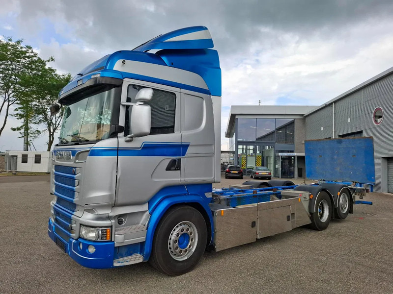 Scania R580 V8 / RETARDER / LIFT+LENKACHSE / FULL-AIR / PLATFORM 2000 KG / LEATHER / AIRCO / AUTOMATIC / EURO-6 / 2014 - شاحنة هيكل كابينة: صورة 1 Scania R580 V8 / RETARDER / LIFT+LENKACHSE / FULL-AIR / PLATFORM 2000 KG / LEATHER / AIRCO / AUTOMATIC / EURO-6 / 2014 - شاحنة هيكل كابينة: صورة 1