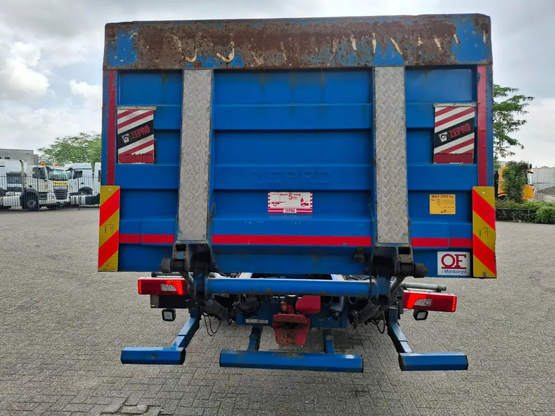 Scania R580 V8 / RETARDER / LIFT+LENKACHSE / FULL-AIR / PLATFORM 2000 KG / LEATHER / AIRCO / AUTOMATIC / EURO-6 / 2014 - شاحنة هيكل كابينة: صورة 4 Scania R580 V8 / RETARDER / LIFT+LENKACHSE / FULL-AIR / PLATFORM 2000 KG / LEATHER / AIRCO / AUTOMATIC / EURO-6 / 2014 - شاحنة هيكل كابينة: صورة 4