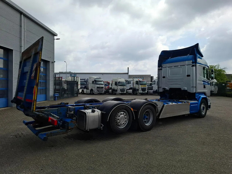 Scania R580 V8 / RETARDER / LIFT+LENKACHSE / FULL-AIR / PLATFORM 2000 KG / LEATHER / AIRCO / AUTOMATIC / EURO-6 / 2014 - شاحنة هيكل كابينة: صورة 5 Scania R580 V8 / RETARDER / LIFT+LENKACHSE / FULL-AIR / PLATFORM 2000 KG / LEATHER / AIRCO / AUTOMATIC / EURO-6 / 2014 - شاحنة هيكل كابينة: صورة 5