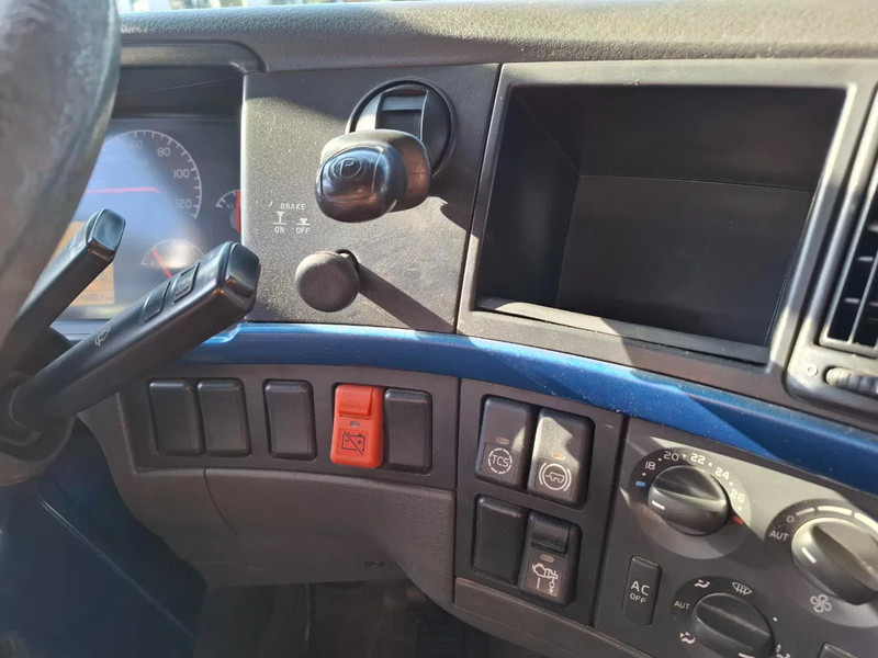 وحدة جر Volvo FH13-400 / HYDRAULICS / NL TRUCK / TUV:14-09-2025 / GLOBETROTTER / FRIGDE / AIRCO / AUTOMATIC / EURO-5 / 2006: صورة 17