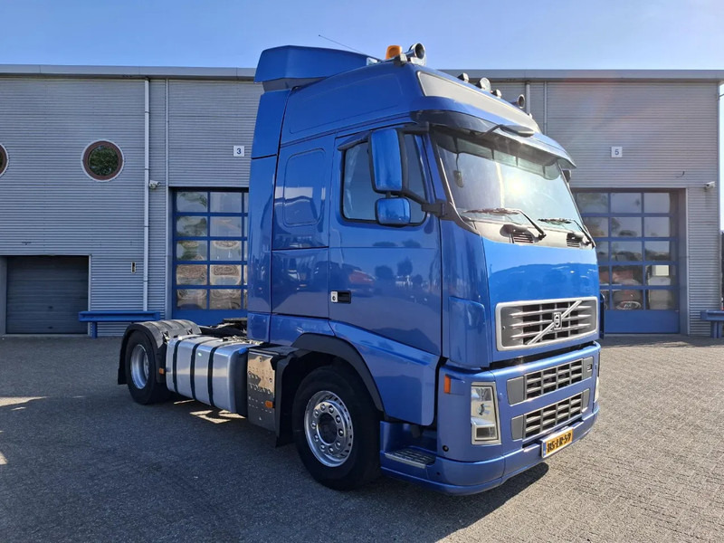 Volvo FH13-400 / HYDRAULICS / NL TRUCK / TUV:14-09-2025 / GLOBETROTTER / FRIGDE / AIRCO / AUTOMATIC / EURO-5 / 2006 - وحدة جر: صورة 2 Volvo FH13-400 / HYDRAULICS / NL TRUCK / TUV:14-09-2025 / GLOBETROTTER / FRIGDE / AIRCO / AUTOMATIC / EURO-5 / 2006 - وحدة جر: صورة 2