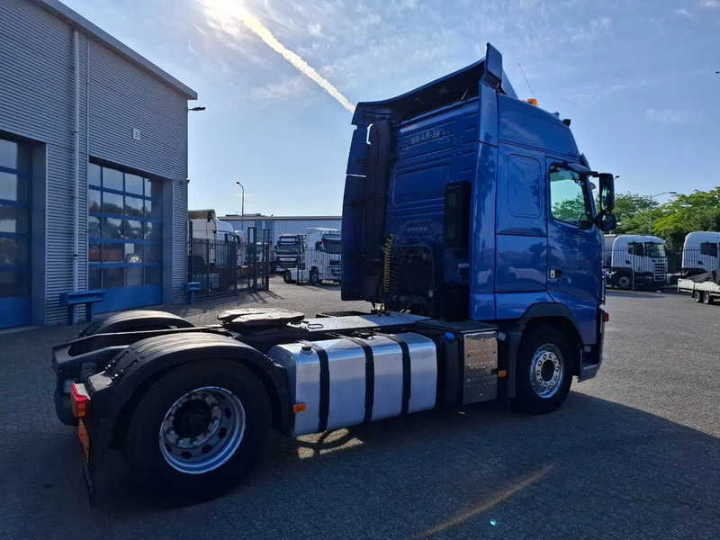Volvo FH13-400 / HYDRAULICS / NL TRUCK / TUV:14-09-2025 / GLOBETROTTER / FRIGDE / AIRCO / AUTOMATIC / EURO-5 / 2006 - وحدة جر: صورة 5 Volvo FH13-400 / HYDRAULICS / NL TRUCK / TUV:14-09-2025 / GLOBETROTTER / FRIGDE / AIRCO / AUTOMATIC / EURO-5 / 2006 - وحدة جر: صورة 5