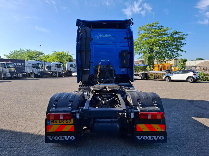 Volvo FH13-400 / HYDRAULICS / NL TRUCK / TUV:14-09-2025 / GLOBETROTTER / FRIGDE / AIRCO / AUTOMATIC / EURO-5 / 2006 - وحدة جر: صورة 4 Volvo FH13-400 / HYDRAULICS / NL TRUCK / TUV:14-09-2025 / GLOBETROTTER / FRIGDE / AIRCO / AUTOMATIC / EURO-5 / 2006 - وحدة جر: صورة 4