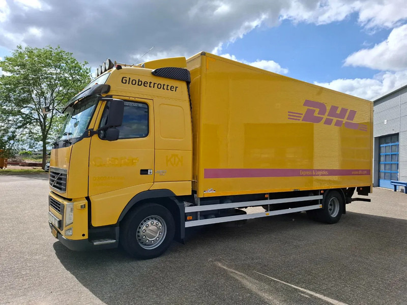 Volvo FH13-420 / NL TRUCK / TUV:29-07-2025 / PLATFORM 2000KG / AIRCO / FRIDGE / AUTOMATIC / EURO-5 / 2010 - شاحنة مقفلة: صورة 1 Volvo FH13-420 / NL TRUCK / TUV:29-07-2025 / PLATFORM 2000KG / AIRCO / FRIDGE / AUTOMATIC / EURO-5 / 2010 - شاحنة مقفلة: صورة 1