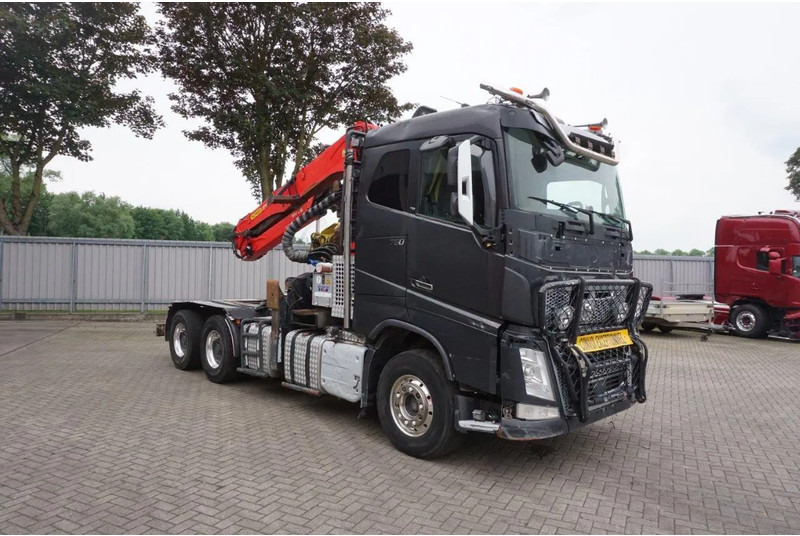 Volvo FH16-750 / ENGINE RUNNING / 6x4 / RETARDER / BIG AXLE / VEB+ / PALFINGER FD250 / EURO-6 / 2016 - شاحنة قطع الأشجار, شاحنة كرين: صورة 3 Volvo FH16-750 / ENGINE RUNNING / 6x4 / RETARDER / BIG AXLE / VEB+ / PALFINGER FD250 / EURO-6 / 2016 - شاحنة قطع الأشجار, شاحنة كرين: صورة 3