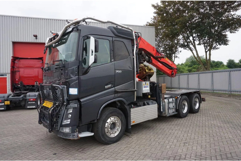 Volvo FH16-750 / ENGINE RUNNING / 6x4 / RETARDER / BIG AXLE / VEB+ / PALFINGER FD250 / EURO-6 / 2016 - شاحنة قطع الأشجار, شاحنة كرين: صورة 2 Volvo FH16-750 / ENGINE RUNNING / 6x4 / RETARDER / BIG AXLE / VEB+ / PALFINGER FD250 / EURO-6 / 2016 - شاحنة قطع الأشجار, شاحنة كرين: صورة 2