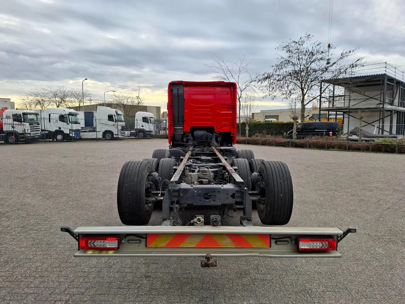 Volvo FH16-750 / VEB+ / ONLY:349761 KM / 9TON FRONT AXLE / INLINER / TECHNICAL 60TON / FULL-AIR / AUTOMATIC / EURO-6 / 2016 - شاحنة هيكل كابينة: صورة 4 Volvo FH16-750 / VEB+ / ONLY:349761 KM / 9TON FRONT AXLE / INLINER / TECHNICAL 60TON / FULL-AIR / AUTOMATIC / EURO-6 / 2016 - شاحنة هيكل كابينة: صورة 4