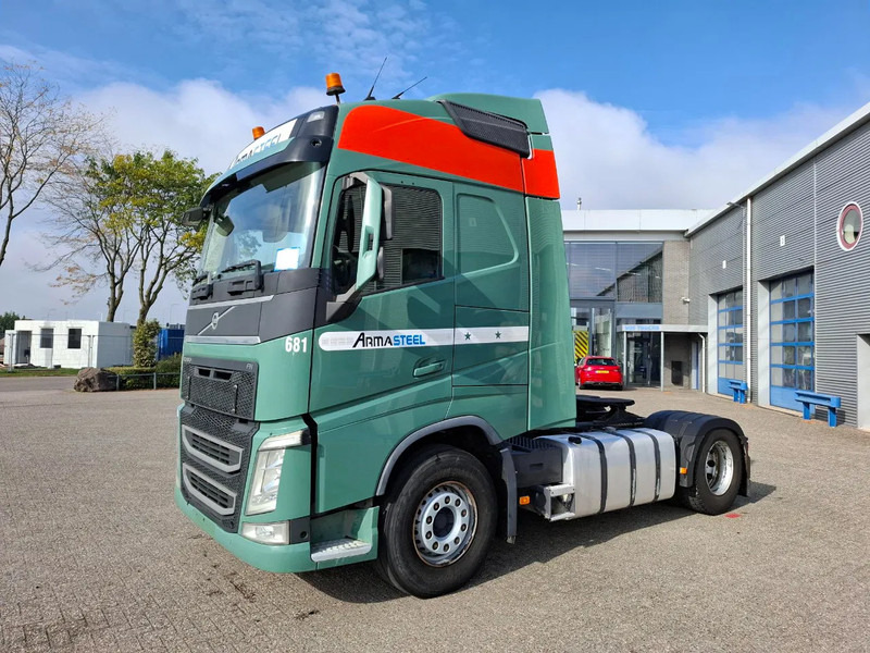 Volvo FH4-460 / VEB+ / DOUBLE TANK / FRIDGE / AIRCO / AUTOMATIC / EURO-6 / 2014 - وحدة جر: صورة 1 Volvo FH4-460 / VEB+ / DOUBLE TANK / FRIDGE / AIRCO / AUTOMATIC / EURO-6 / 2014 - وحدة جر: صورة 1