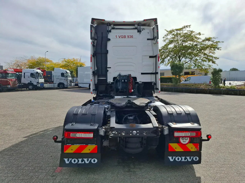 Volvo FH4-460 / VEB+ / HYDRAULICS / TUV:31-10-2025 / GEN2 V2 SMART TACHO / LWDS / SIDESKIRTS / FRIDGE / EURO-6 / 2018 - وحدة جر: صورة 4 Volvo FH4-460 / VEB+ / HYDRAULICS / TUV:31-10-2025 / GEN2 V2 SMART TACHO / LWDS / SIDESKIRTS / FRIDGE / EURO-6 / 2018 - وحدة جر: صورة 4