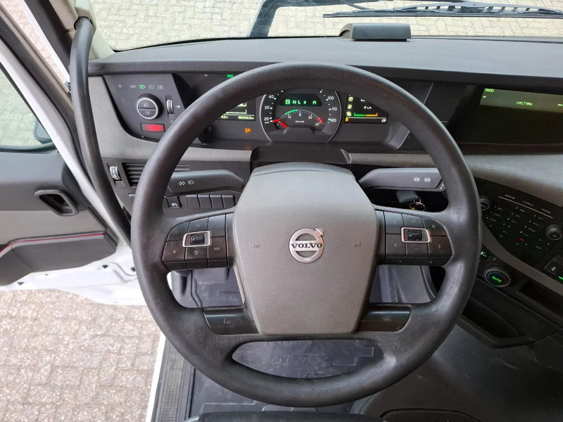 شاحنة ستارة Volvo FH4-500 / I-PARKCOOL / LIFT+LENKACHSE / SMART TACHO / CURTAIN SAILS / AUTOMATIC / EURO-6 / 2016: صورة 19 شاحنة ستارة Volvo FH4-500 / I-PARKCOOL / LIFT+LENKACHSE / SMART TACHO / CURTAIN SAILS / AUTOMATIC / EURO-6 / 2016: صورة 19