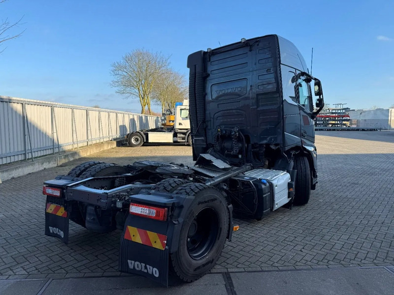 Volvo FH5-460 / VEB+ / HYDRAULICS / I-PARKCOOL / ONLY:188538 KM / FULL-AIR / ACC / LWDS / AUTOMATIC / EURO-6 / 2023 - وحدة جر: صورة 4 Volvo FH5-460 / VEB+ / HYDRAULICS / I-PARKCOOL / ONLY:188538 KM / FULL-AIR / ACC / LWDS / AUTOMATIC / EURO-6 / 2023 - وحدة جر: صورة 4