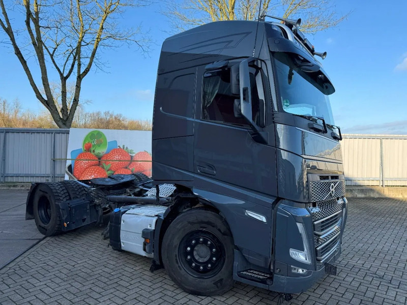 Volvo FH5-460 / VEB+ / HYDRAULICS / I-PARKCOOL / ONLY:188538 KM / FULL-AIR / ACC / LWDS / AUTOMATIC / EURO-6 / 2023 - وحدة جر: صورة 2 Volvo FH5-460 / VEB+ / HYDRAULICS / I-PARKCOOL / ONLY:188538 KM / FULL-AIR / ACC / LWDS / AUTOMATIC / EURO-6 / 2023 - وحدة جر: صورة 2