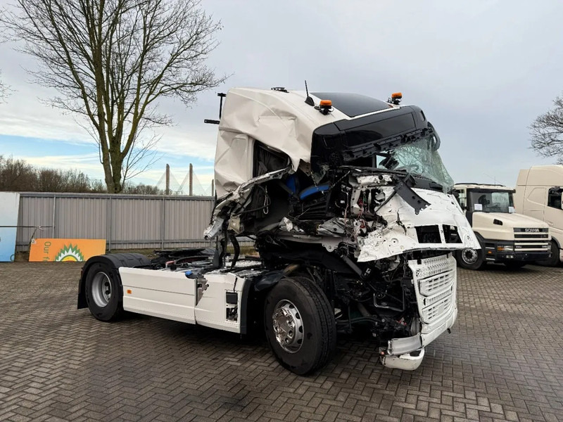 Volvo FH5-500 / RETARDER / HYDRAULICS / ONLY:33000 KM / I-PARKCOOL / VEB+ / AUTOMATIC / EURO-6 / 2025 - وحدة جر: صورة 2 Volvo FH5-500 / RETARDER / HYDRAULICS / ONLY:33000 KM / I-PARKCOOL / VEB+ / AUTOMATIC / EURO-6 / 2025 - وحدة جر: صورة 2