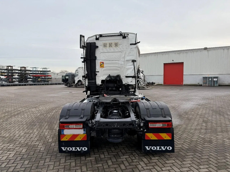 Volvo FH5-500 / RETARDER / HYDRAULICS / ONLY:33000 KM / I-PARKCOOL / VEB+ / AUTOMATIC / EURO-6 / 2025 - وحدة جر: صورة 4 Volvo FH5-500 / RETARDER / HYDRAULICS / ONLY:33000 KM / I-PARKCOOL / VEB+ / AUTOMATIC / EURO-6 / 2025 - وحدة جر: صورة 4