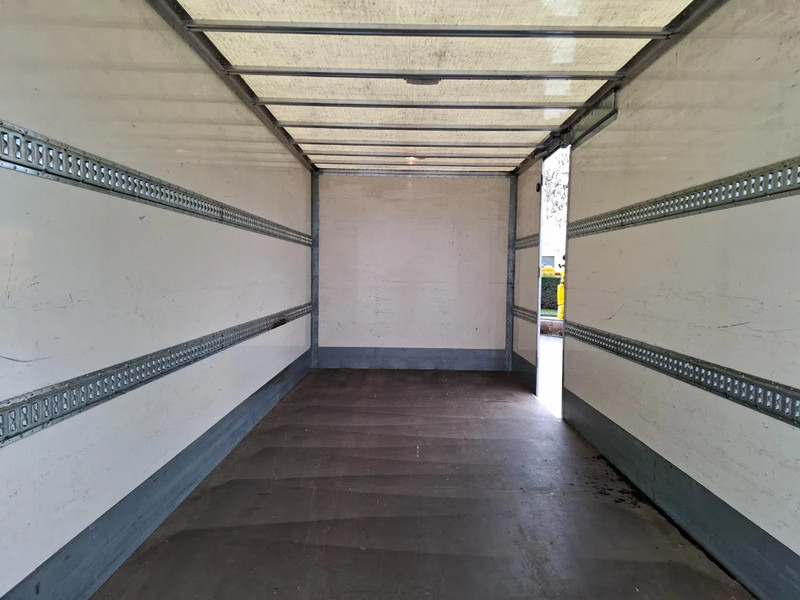 شاحنة مقفلة Volvo FL 240 / ONLY:340697 KM / BIG PLATFORM 2TON / TUV:29-01-2026 / LWDS / NAVI / SIDE DOOR / AUTOMATIC / EURO-6 / 2018: صورة 7 شاحنة مقفلة Volvo FL 240 / ONLY:340697 KM / BIG PLATFORM 2TON / TUV:29-01-2026 / LWDS / NAVI / SIDE DOOR / AUTOMATIC / EURO-6 / 2018: صورة 7