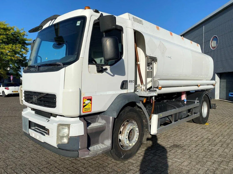 Volvo FL7-290 / 5 COMPARTIMENTS / 13000 LITER TOTAL / PUMP / AUTOMATIC / EURO-5 / 2009 - شاحنة صهريج: صورة 1 Volvo FL7-290 / 5 COMPARTIMENTS / 13000 LITER TOTAL / PUMP / AUTOMATIC / EURO-5 / 2009 - شاحنة صهريج: صورة 1
