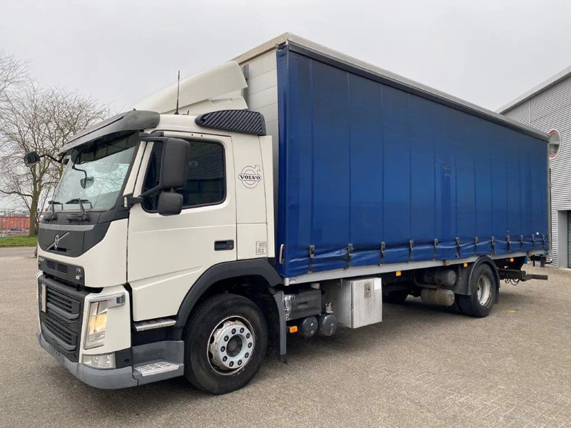 Volvo FM11-330 / LOW KM'S:472120 KM / LWDS / FULL-AIR / NAVI / CURTAIN SAILS / PLATFORM 2500KG / AUTOMATIC / EURO-6 / 2016 - شاحنة ستارة: صورة 1 Volvo FM11-330 / LOW KM'S:472120 KM / LWDS / FULL-AIR / NAVI / CURTAIN SAILS / PLATFORM 2500KG / AUTOMATIC / EURO-6 / 2016 - شاحنة ستارة: صورة 1