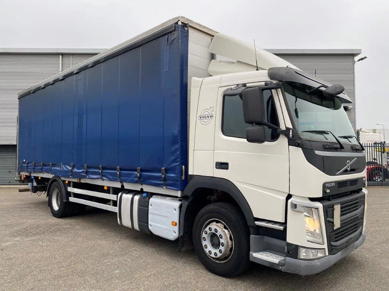 Volvo FM11-330 / LOW KM'S:472120 KM / LWDS / FULL-AIR / NAVI / CURTAIN SAILS / PLATFORM 2500KG / AUTOMATIC / EURO-6 / 2016 - شاحنة ستارة: صورة 2 Volvo FM11-330 / LOW KM'S:472120 KM / LWDS / FULL-AIR / NAVI / CURTAIN SAILS / PLATFORM 2500KG / AUTOMATIC / EURO-6 / 2016 - شاحنة ستارة: صورة 2