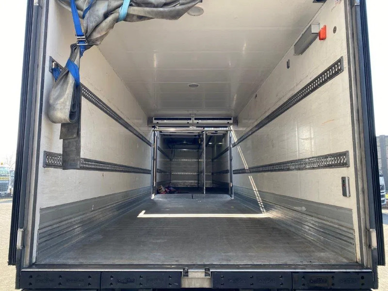 Volvo FM4-420 / COMPLETE COOL+FREEZE COMBI / CHEREAU / THROUGH-LOADING SYSTEM / 2XPLATFORM DHOLLANDIA / FREEZING LOCK / AUTOMATIC / EU - شاحنة الفريزر: صورة 5 Volvo FM4-420 / COMPLETE COOL+FREEZE COMBI / CHEREAU / THROUGH-LOADING SYSTEM / 2XPLATFORM DHOLLANDIA / FREEZING LOCK / AUTOMATIC / EU - شاحنة الفريزر: صورة 5