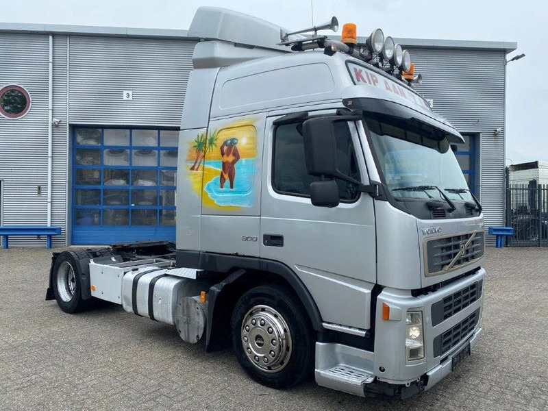 Volvo FM9-300 / MEGA / FULL-AIR / XENON / ONLY:372618KM / MANUAL / EURO-3 / 2004 - وحدة جر: صورة 2 Volvo FM9-300 / MEGA / FULL-AIR / XENON / ONLY:372618KM / MANUAL / EURO-3 / 2004 - وحدة جر: صورة 2
