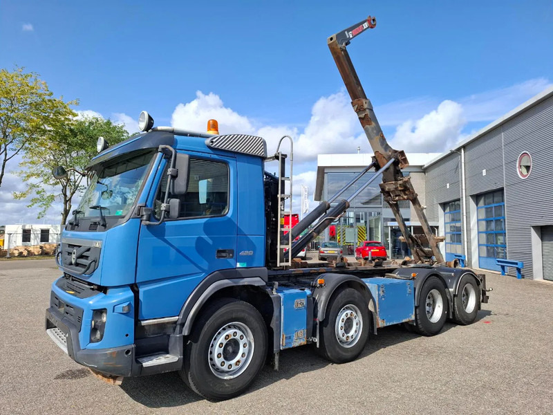 Volvo FMX 13-420 / 8X2 / HIAB 24 TON HOOK / VEB+ / ONLY:387622KM / AIRCO / AUTOMATIC / EURO-5 / 2011 - شاحنة ذات خطاف: صورة 2 Volvo FMX 13-420 / 8X2 / HIAB 24 TON HOOK / VEB+ / ONLY:387622KM / AIRCO / AUTOMATIC / EURO-5 / 2011 - شاحنة ذات خطاف: صورة 2