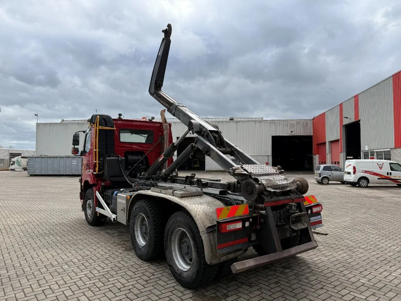 Volvo FMX4-500 / ENGINE RUNNING / VEB+ / 6X4 / BIG AXLE / AJK 20 TON HOOKLIFT / ONLY:276433 KM / AUTOMATIC / EURO-6 / 2020 - شاحنة ذات خطاف: صورة 4 Volvo FMX4-500 / ENGINE RUNNING / VEB+ / 6X4 / BIG AXLE / AJK 20 TON HOOKLIFT / ONLY:276433 KM / AUTOMATIC / EURO-6 / 2020 - شاحنة ذات خطاف: صورة 4