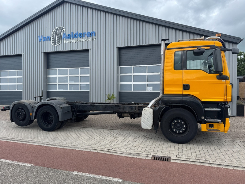 MAN TGS 26.360 6x2, Manual Gear, Steering Axle - شاحنة هيكل كابينة: صورة 2 MAN TGS 26.360 6x2, Manual Gear, Steering Axle - شاحنة هيكل كابينة: صورة 2